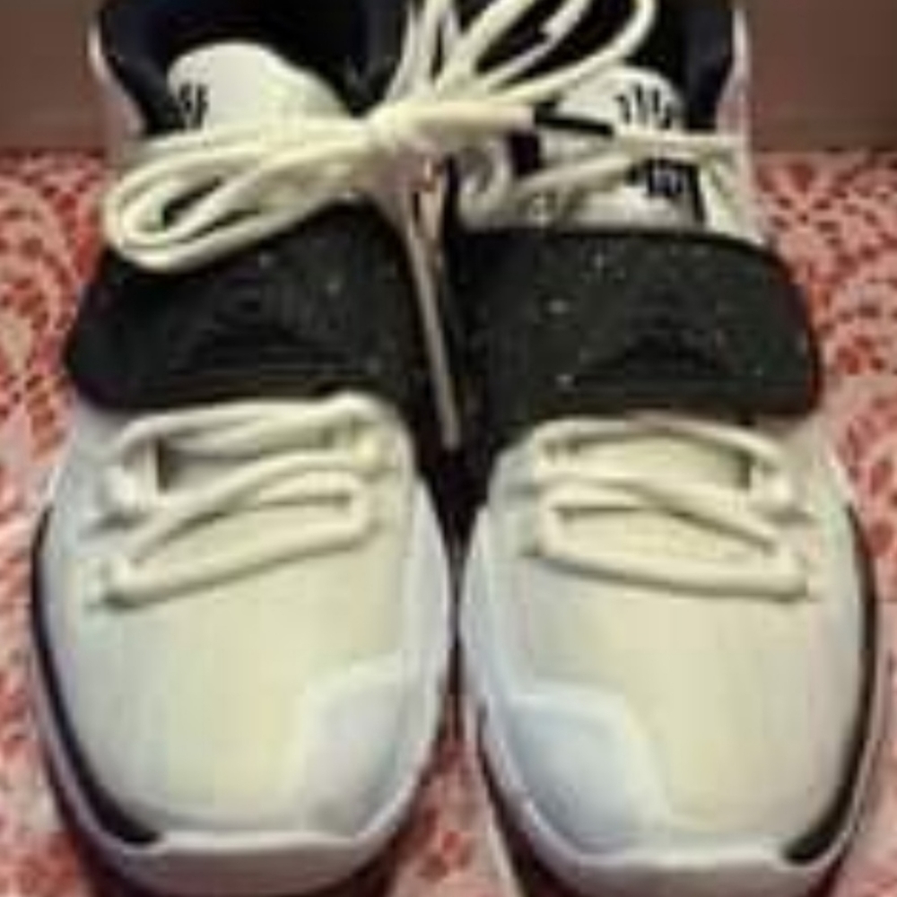 Kyrie 6 men's size 5